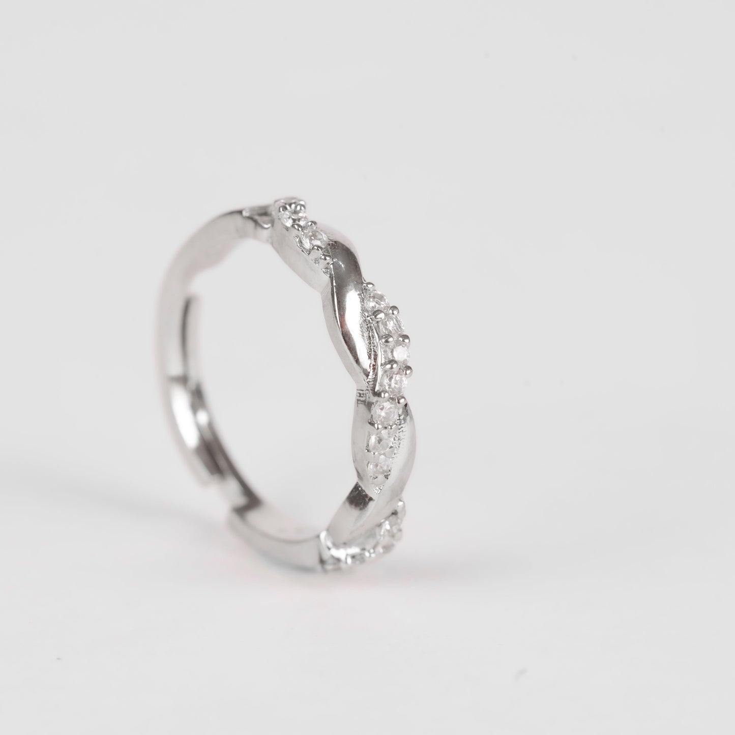 ZICRON CRISS CROSS | SIZE ADJUSTABLE RING - Shwet