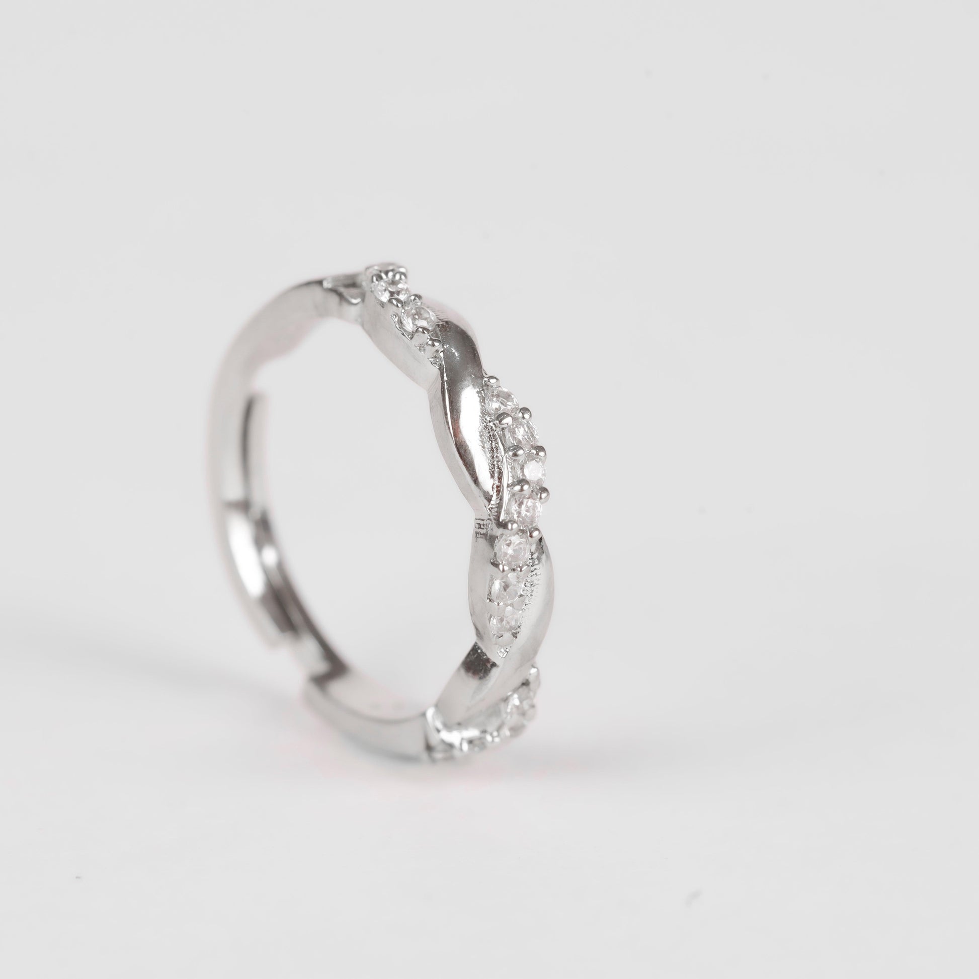 ZICRON CRISS CROSS | SIZE ADJUSTABLE RING - Shwet