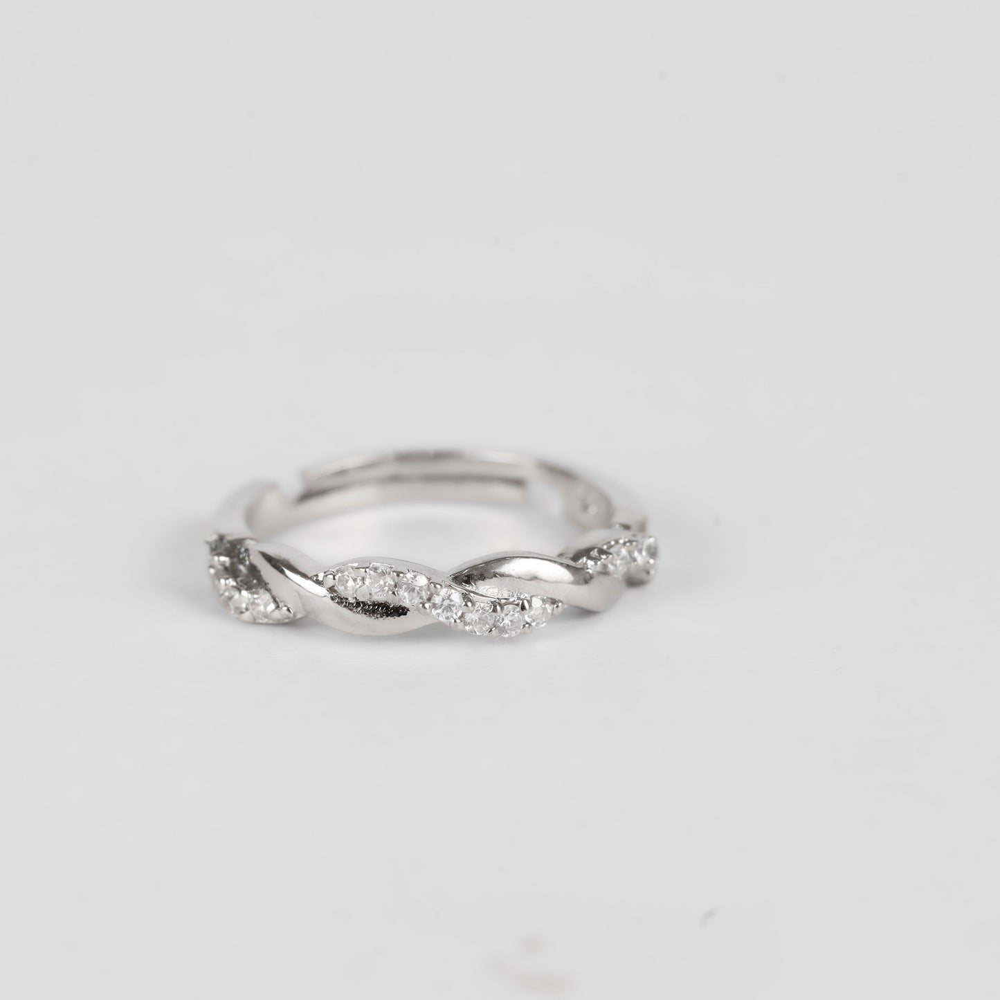 ZICRON CRISS CROSS | SIZE ADJUSTABLE RING - Shwet