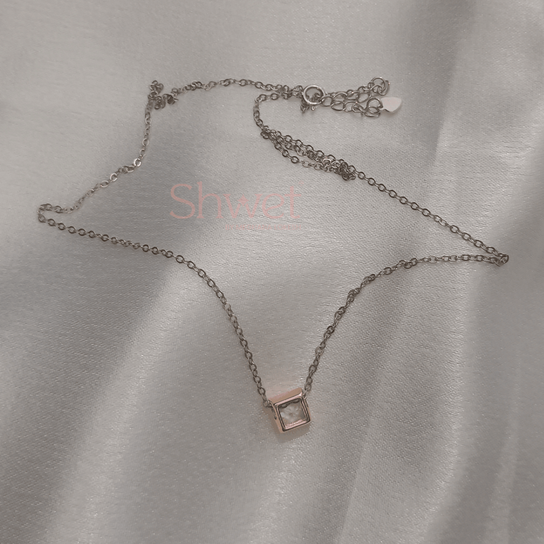 DAILY SQUARE CHAIN PENDANT - Shwet